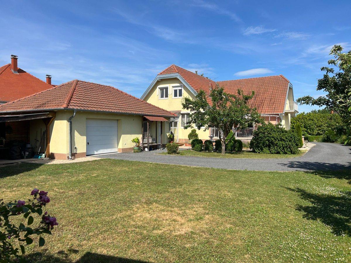 Repräsentatives Generationshaus nahe der österreichischen Grenze – Foto 2