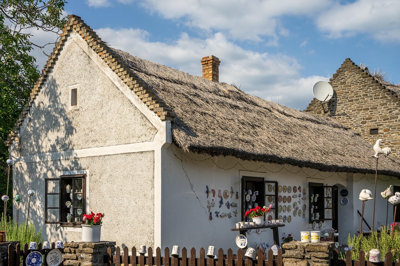 Traditionelles Haus mit Schilfdach in Tihany am Balaton