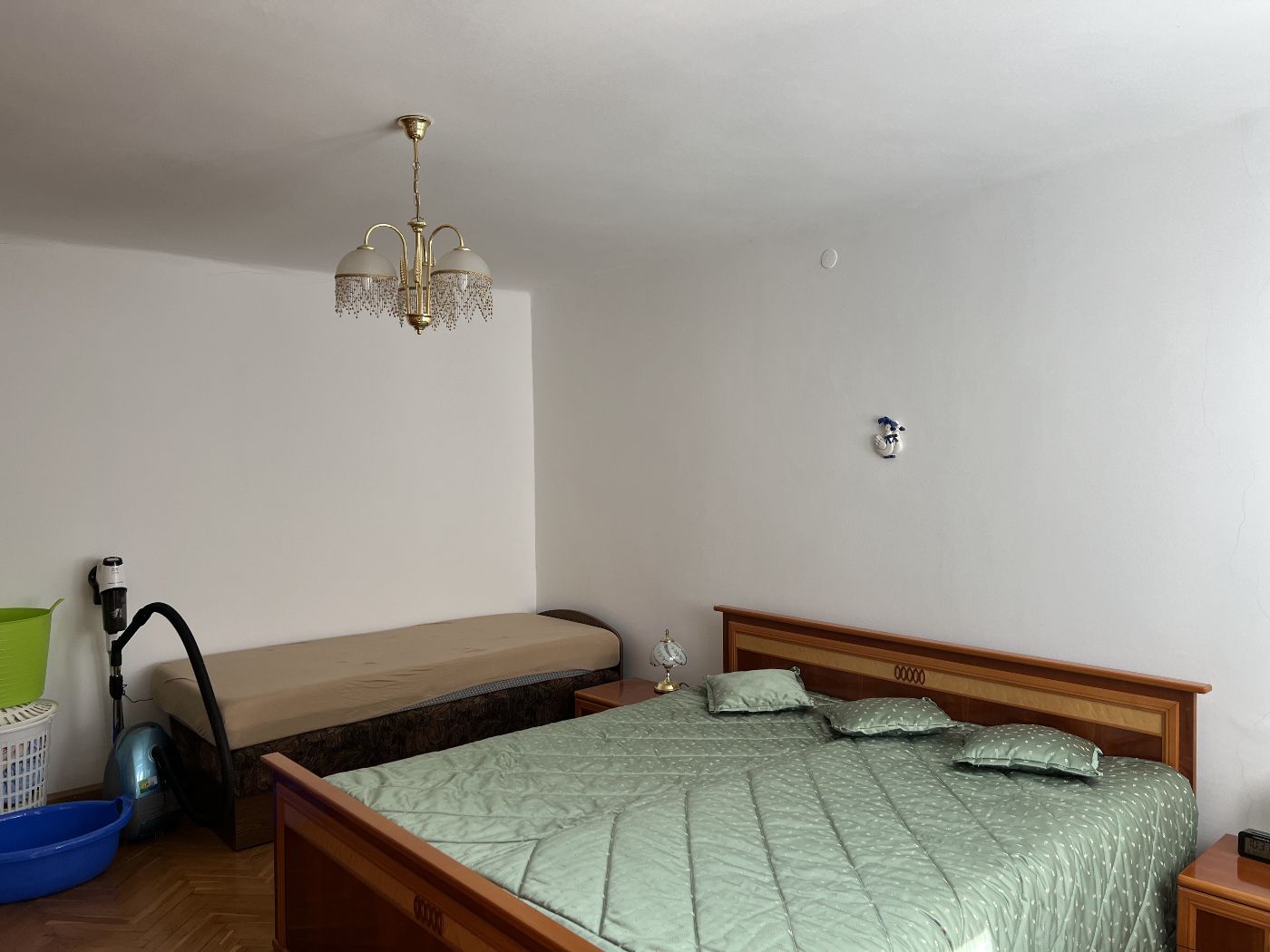 Zweifamilienhaus Kemeneskapolna – Schlafzimmer Einheit 1