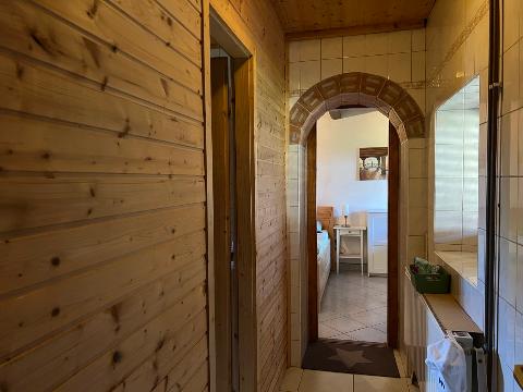 Historisches Bauernhaus in Ungarn in ruhiger Lage — Option auf 1.500 m² Zusatzland – Flur, Foto 12
